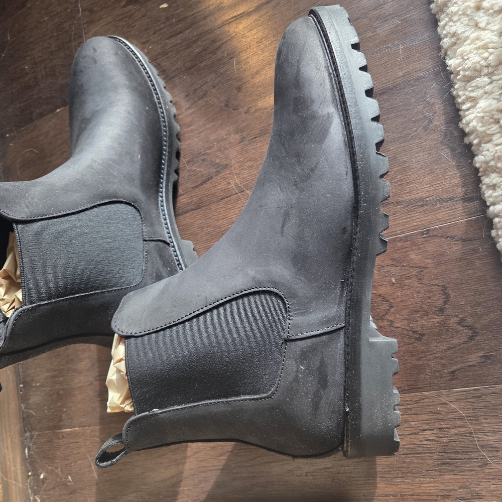 Black Chelsea Boots